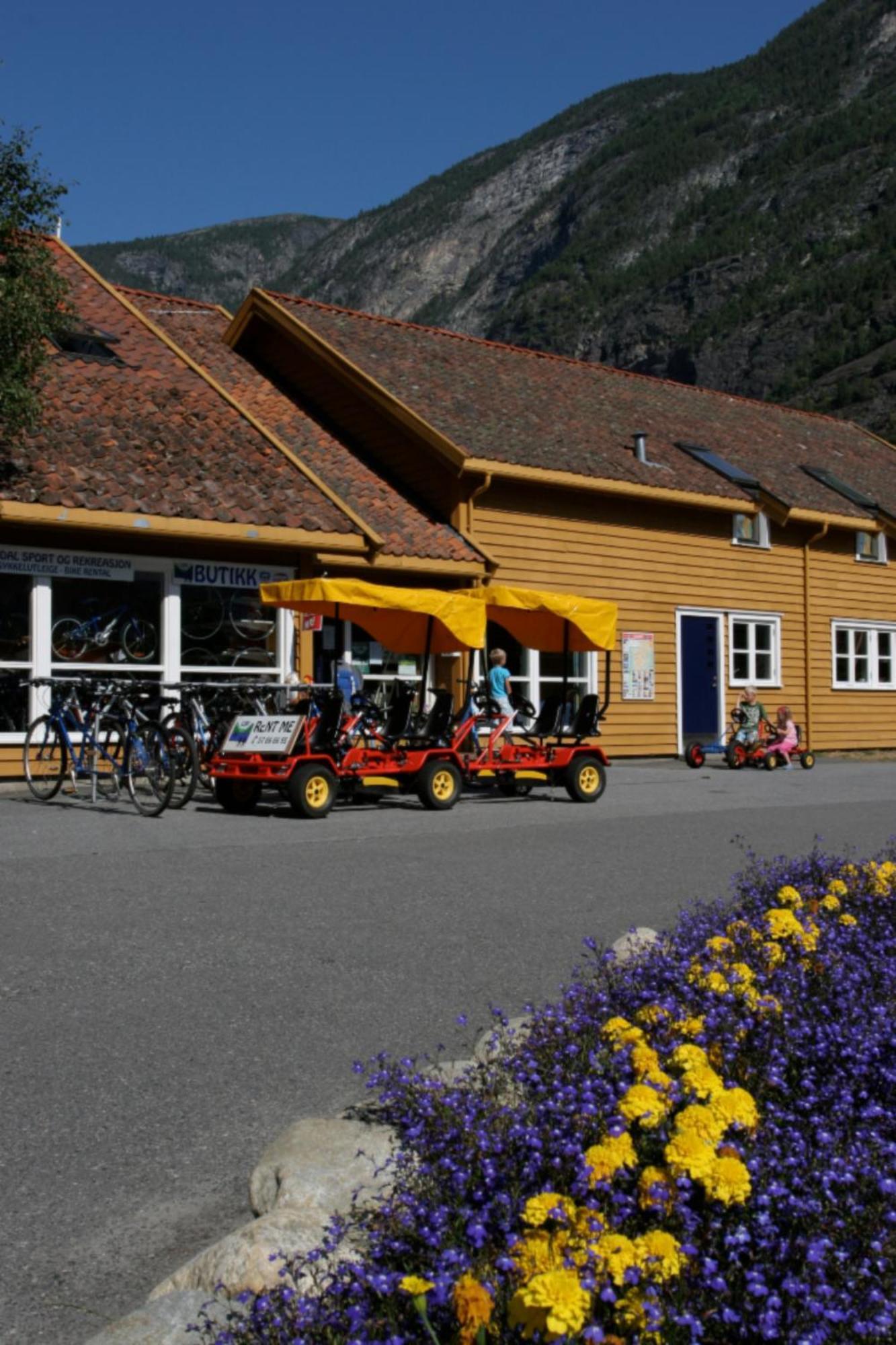 Laerdal Ferie- Og Fritidspark Lærdalsøyri Exteriör bild
